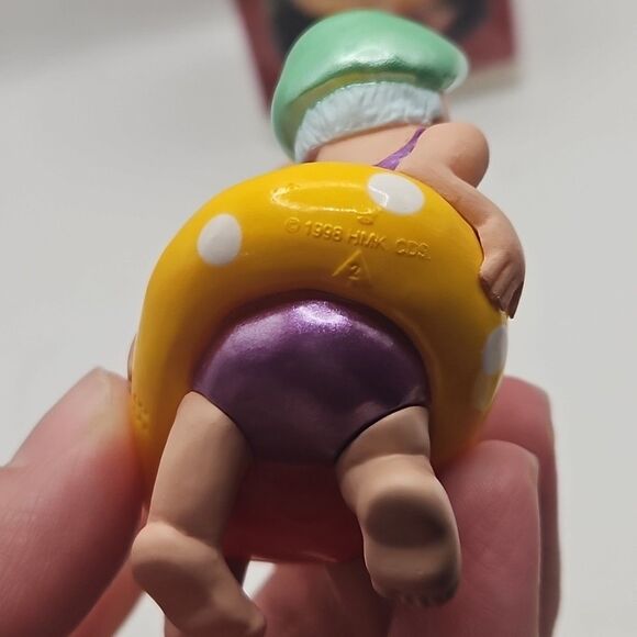 Hallmark Keepsake Ornament 1998 The Clauses On Vacation 2nd In The Series - Picture 10 of 16